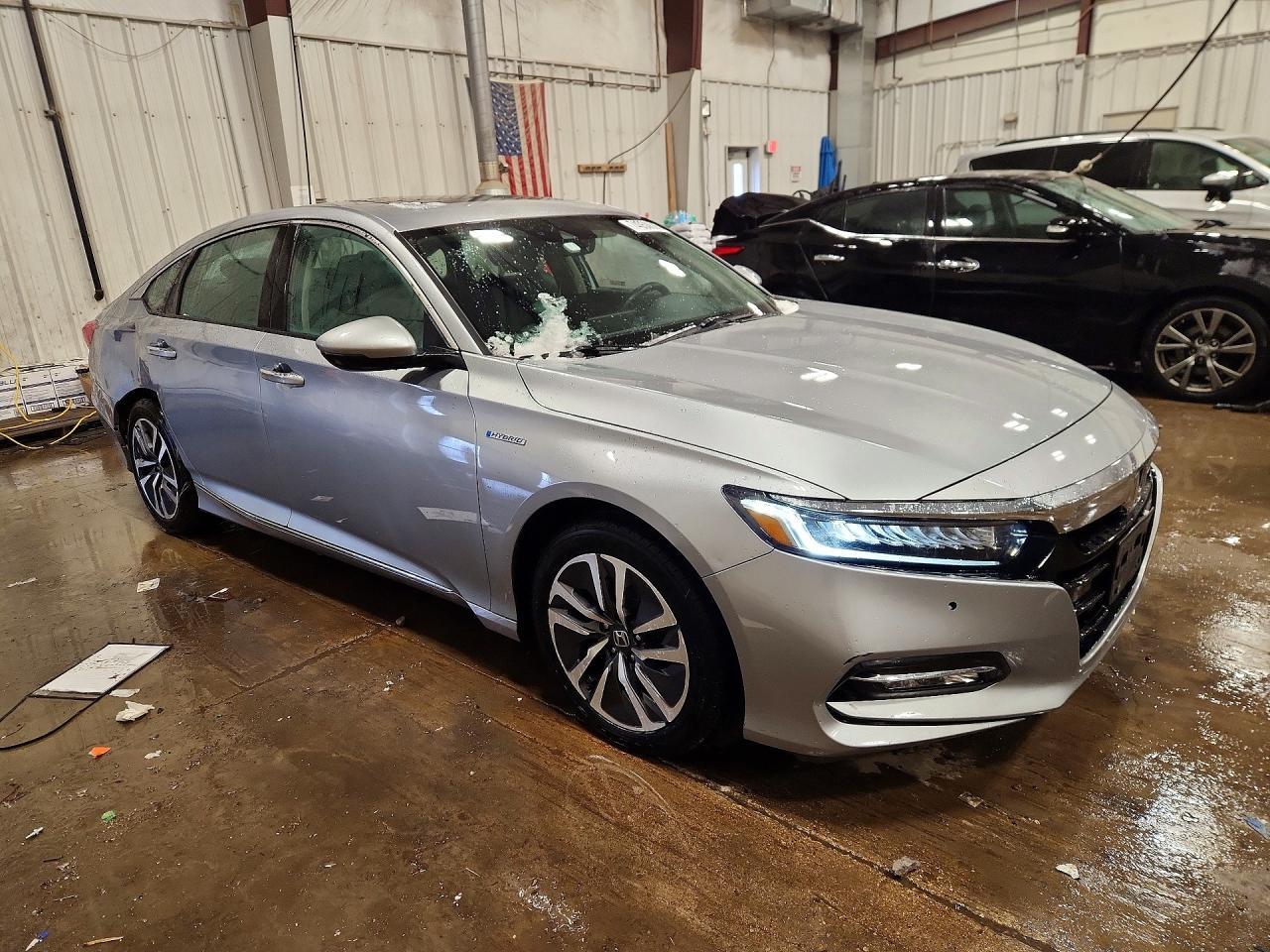 2019 Honda Accord Touring Hybrid - Image 4