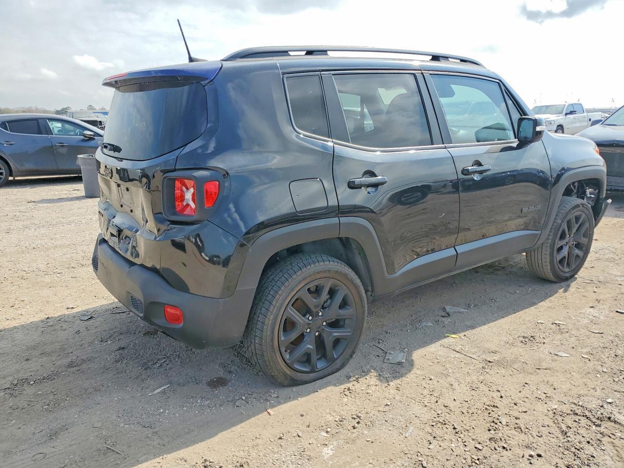 2022 Jeep Renegade Altitude 4Wd - Image 3