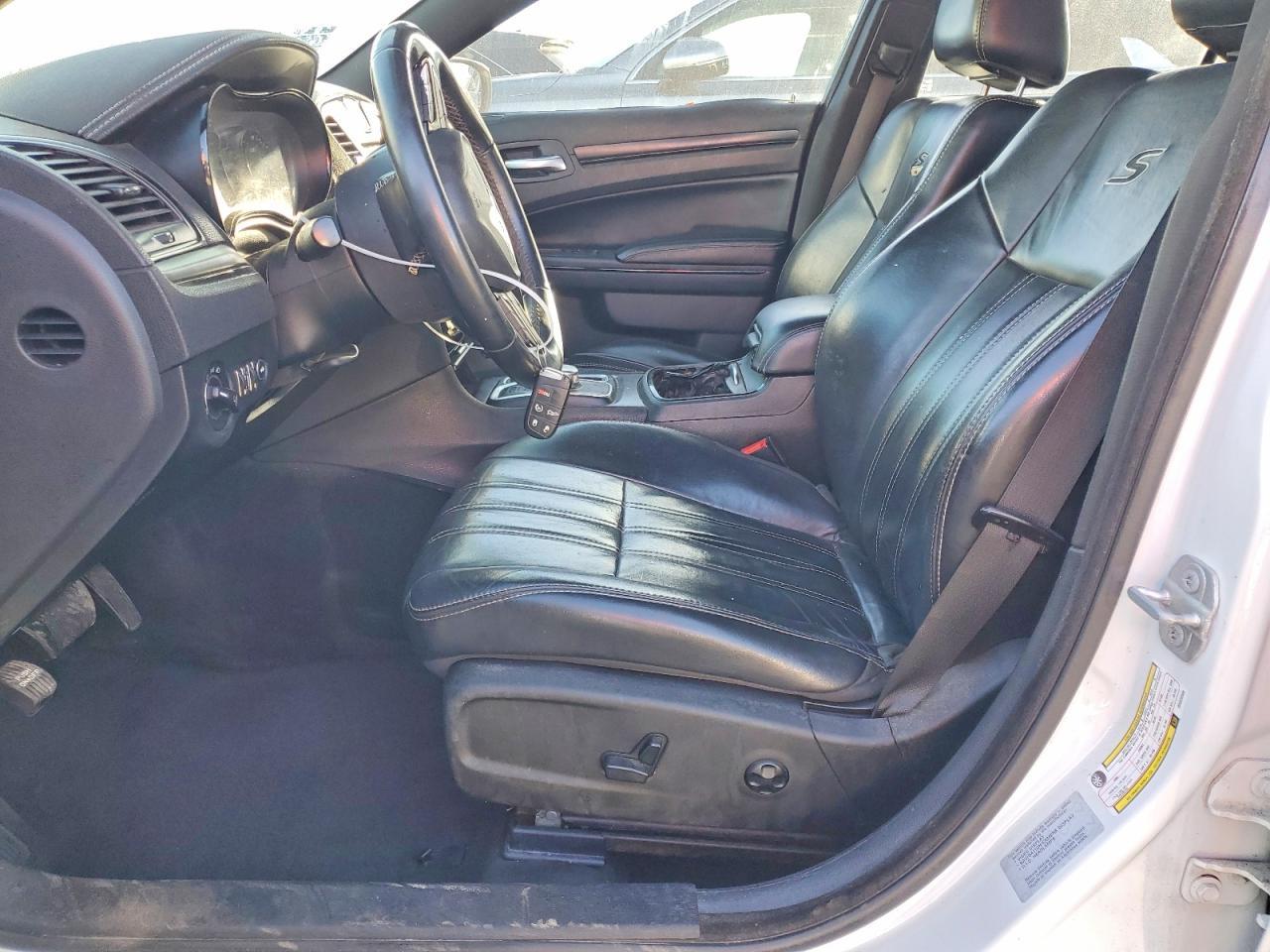 2016 Chrysler 300 S - Фото 7
