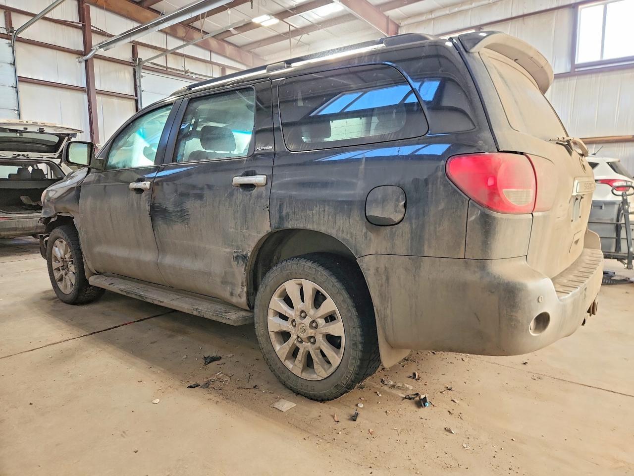 2013 Toyota Sequoia Platinum - Фото 2