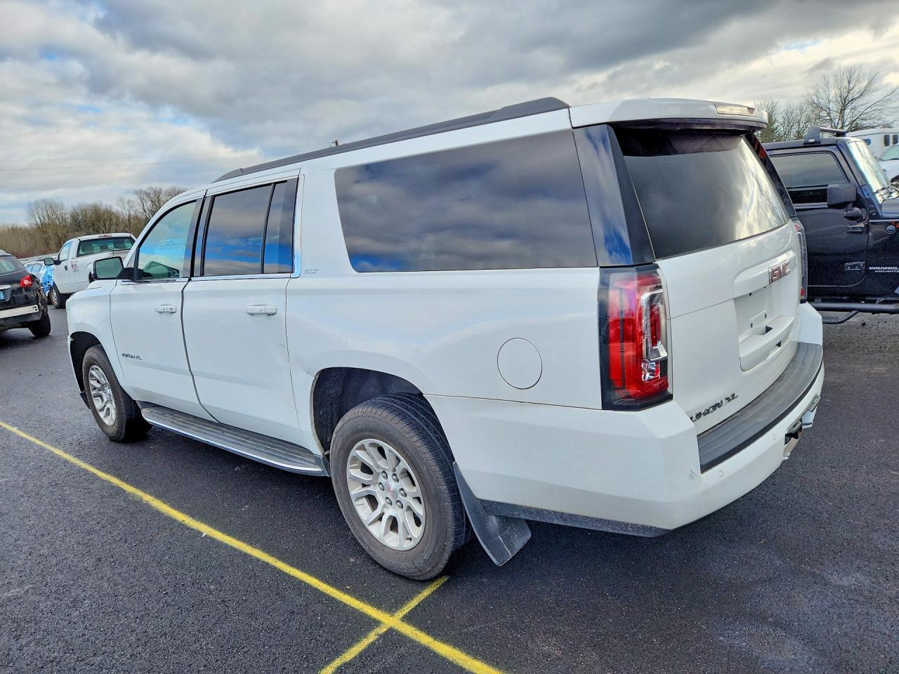 2017 GMC Yukon Xl K1500 Slt - Фото 2