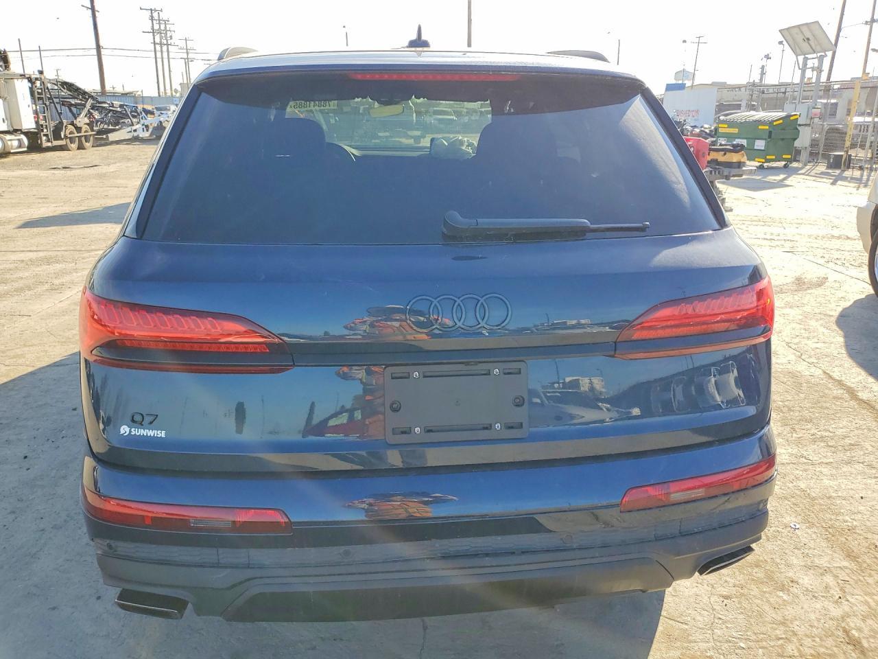 2025 Audi Q7 Premium Plus - Image 6