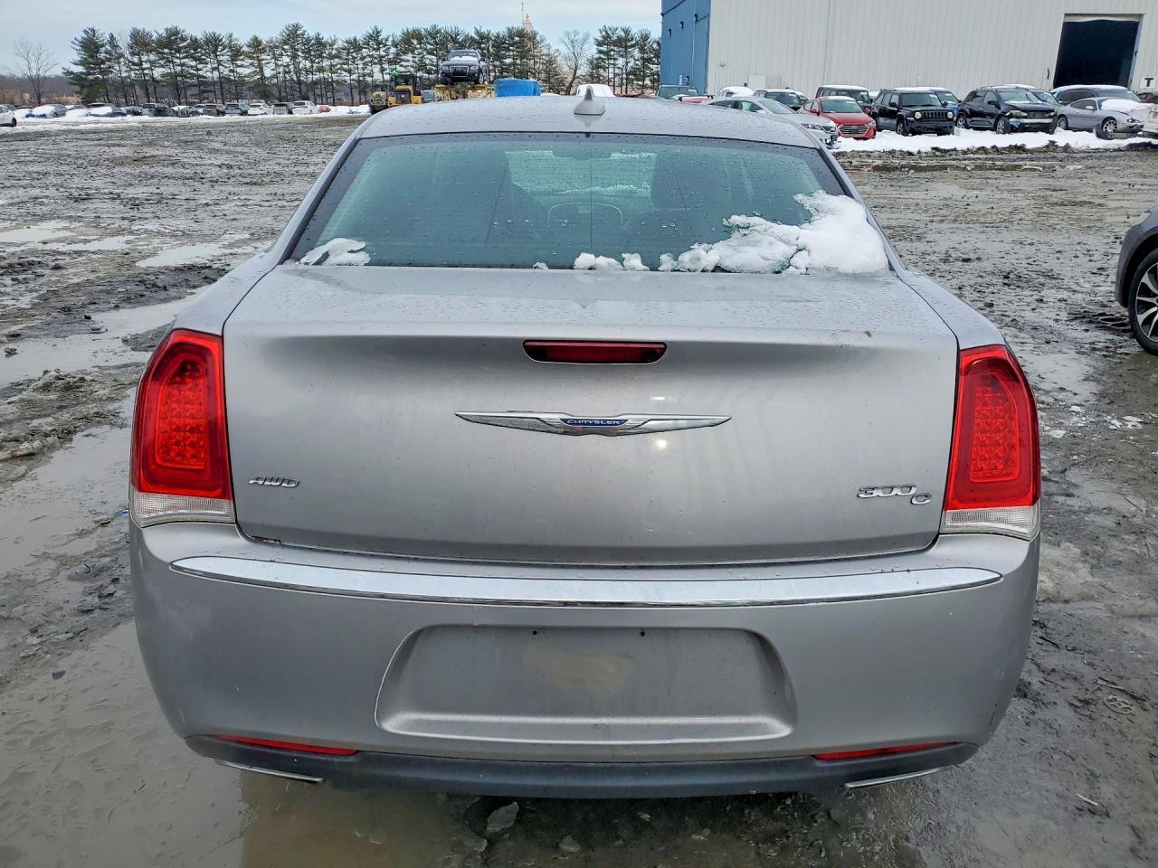 2016 Chrysler 300C - Image 6