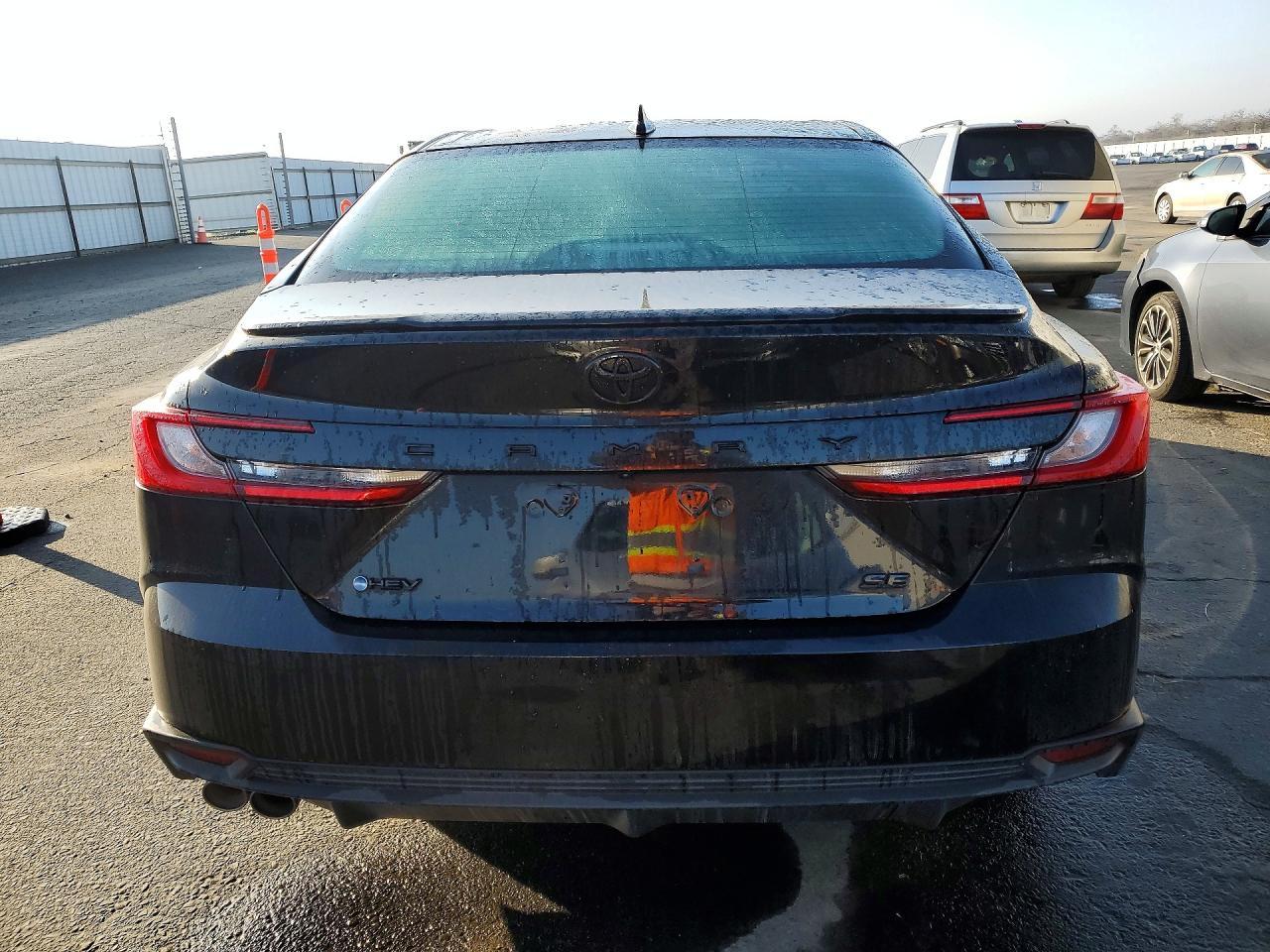 2025 Toyota Camry Se - Фото 6