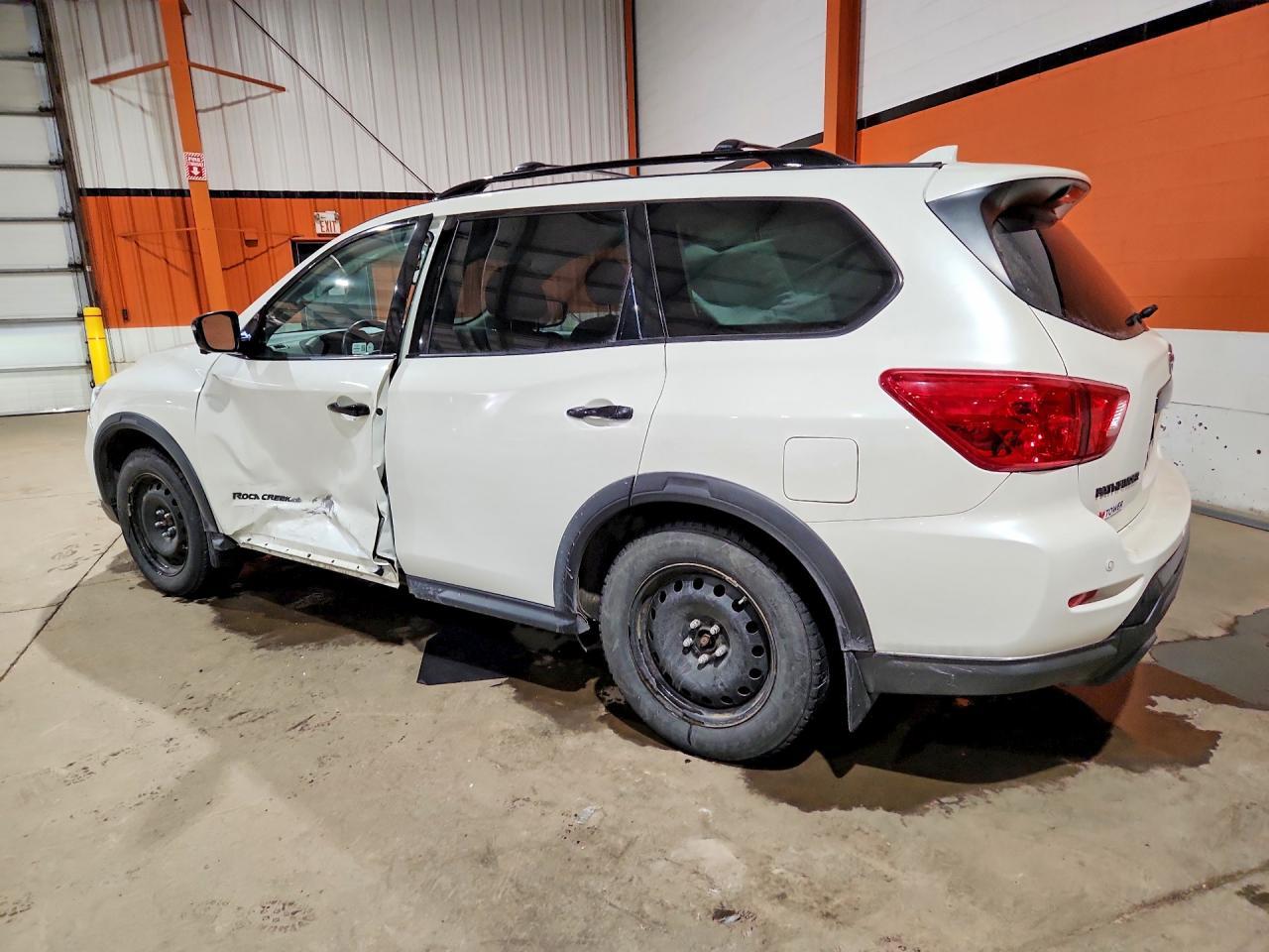 2020 Nissan Pathfinder Sl - Image 2