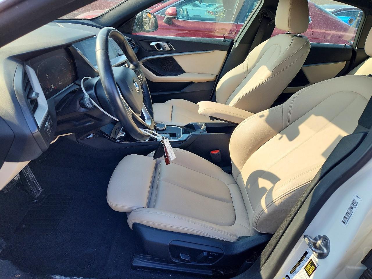 2022 BMW 228Xi - Фото 7
