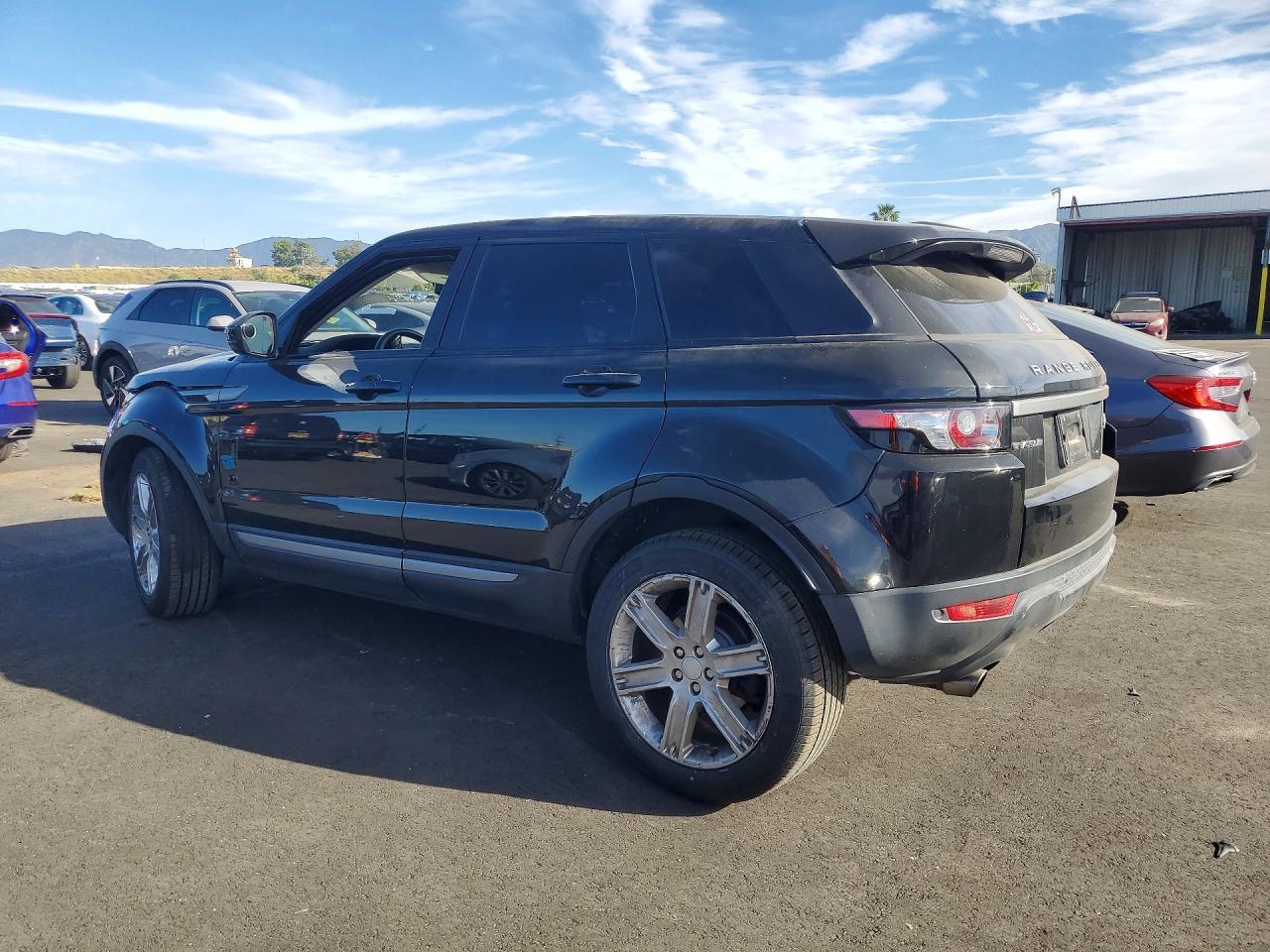 2015 Land Rover Range Rover Evoque Pure Plus - Image 2