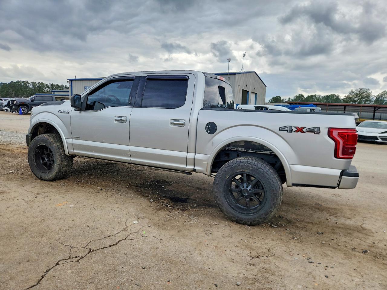 2017 Ford F150 Supercrew - Фото 2