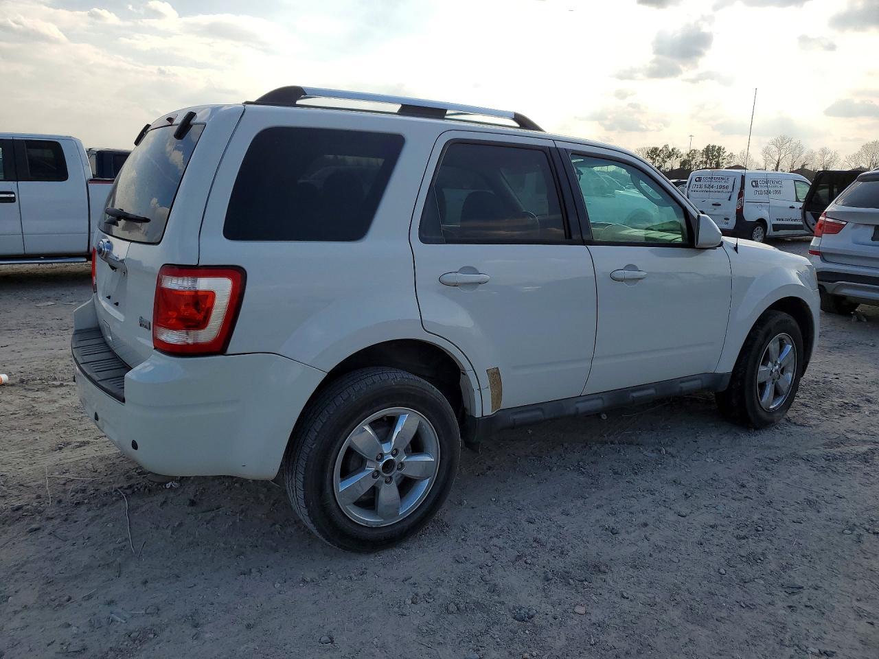 2012 Ford Escape Limited - Image 3