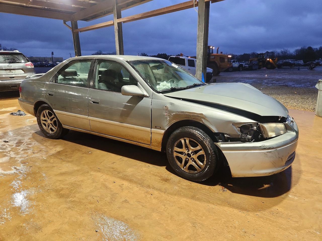 2001 Toyota Camry Le - Фото 4