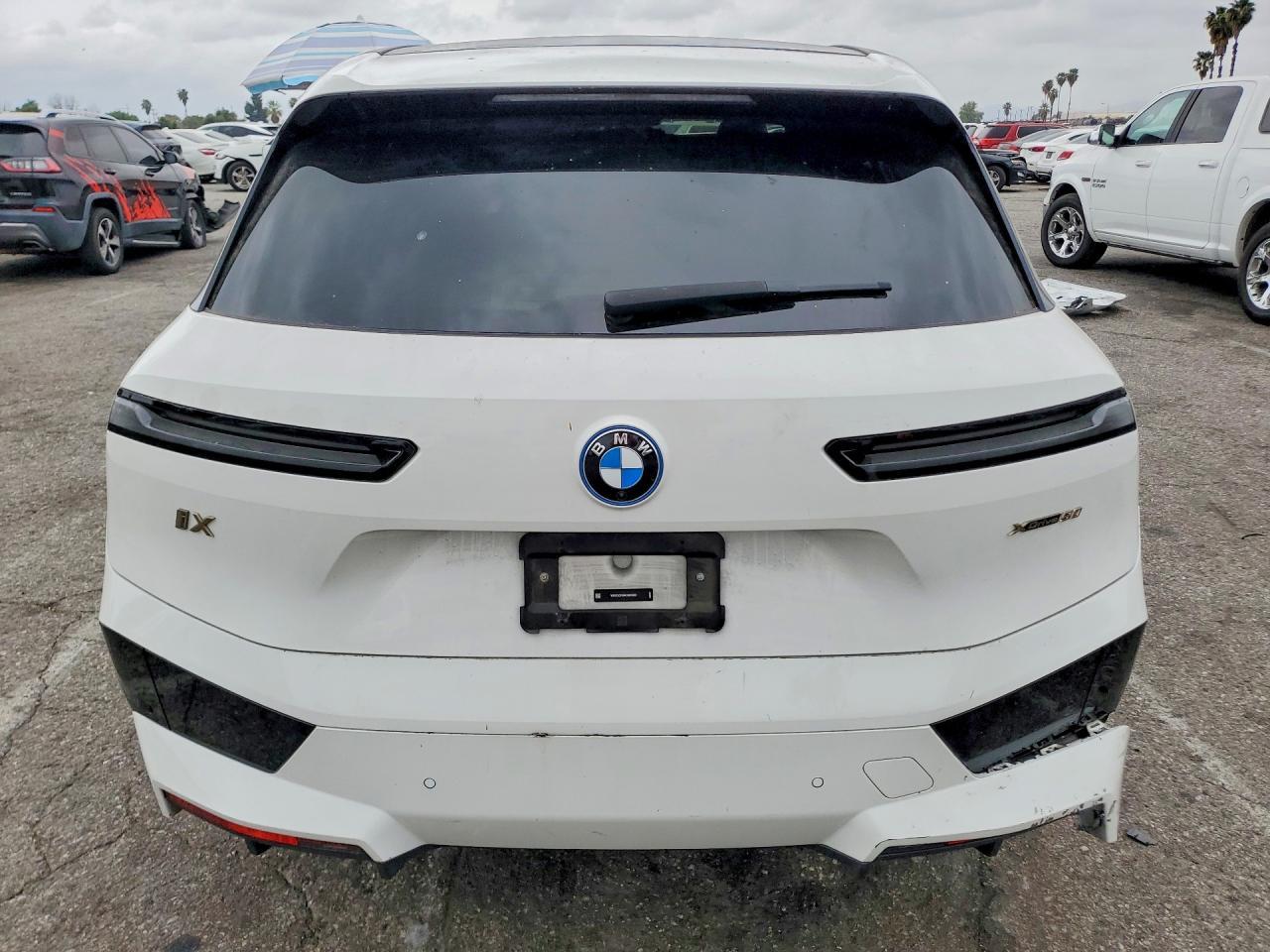 2024 BMW Ix xDrive50 - Image 6