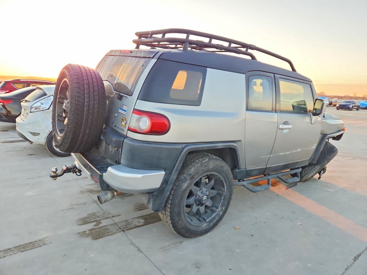 2012 Toyota Fj Cruiser - Фото 3