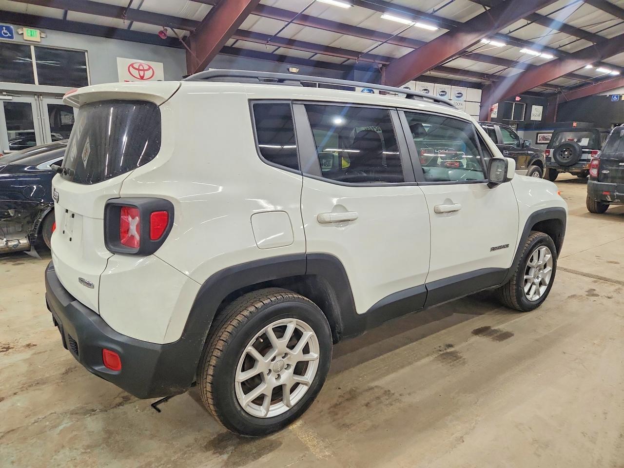 2019 Jeep Renegade Latitude - Фото 3