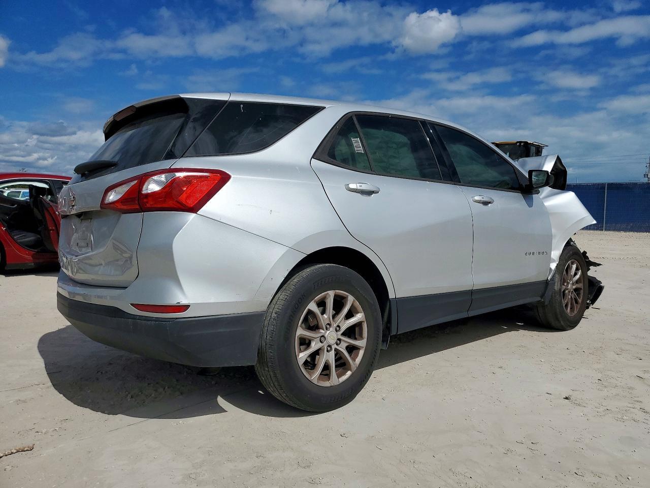 2019 Chevrolet Equinox Ls - Фото 3