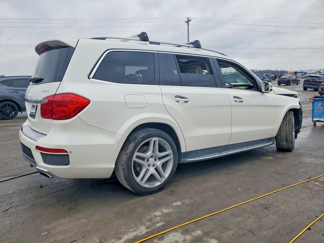 2015 Mercedes-Benz Gl 550 4Matic - Фото 3