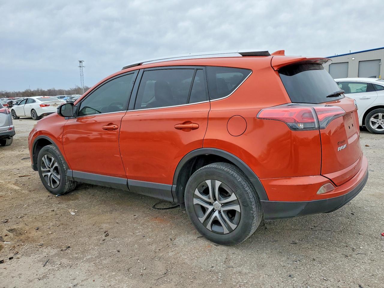2016 Toyota Rav4 Le - Image 2