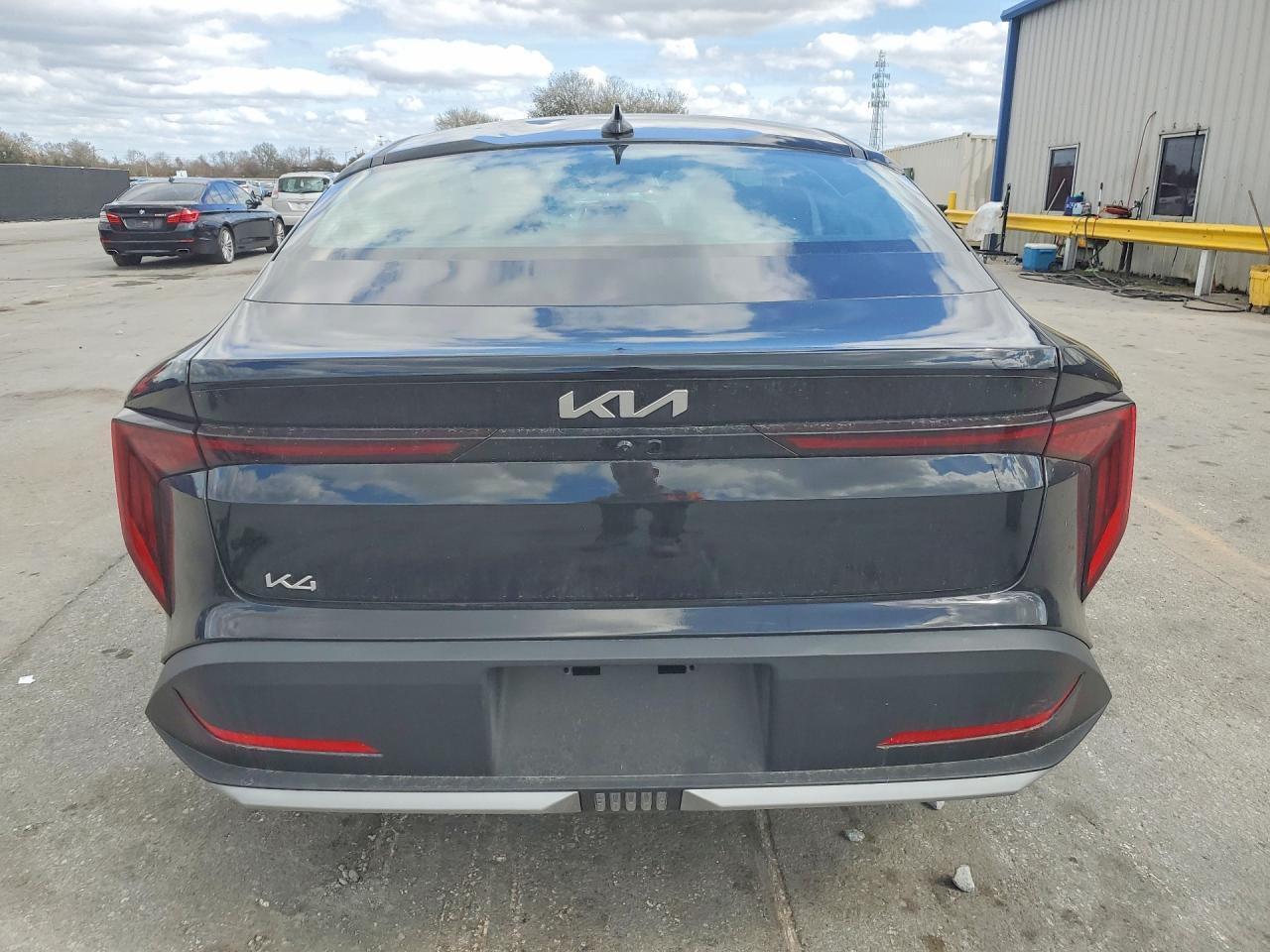 2025 Kia K4 Lxs - Image 6