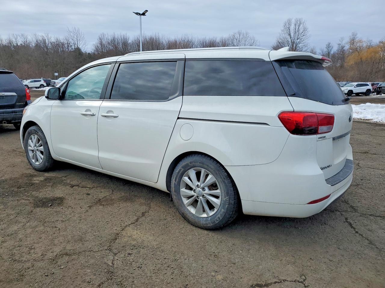 2016 Kia Sedona Lx - Image 2