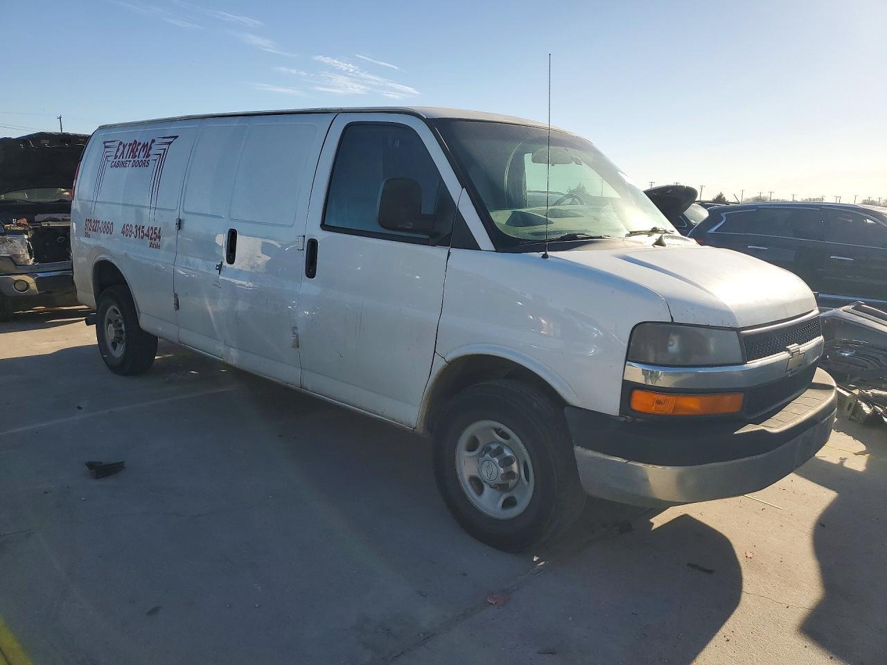 2015 Chevrolet Express G3500 Utility / Service Van - Фото 4