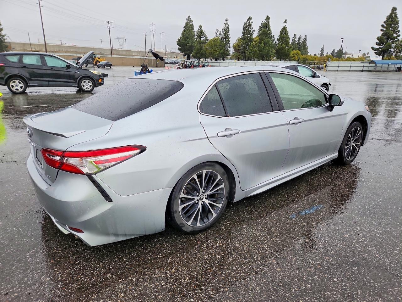 2018 Toyota Camry L - Image 3