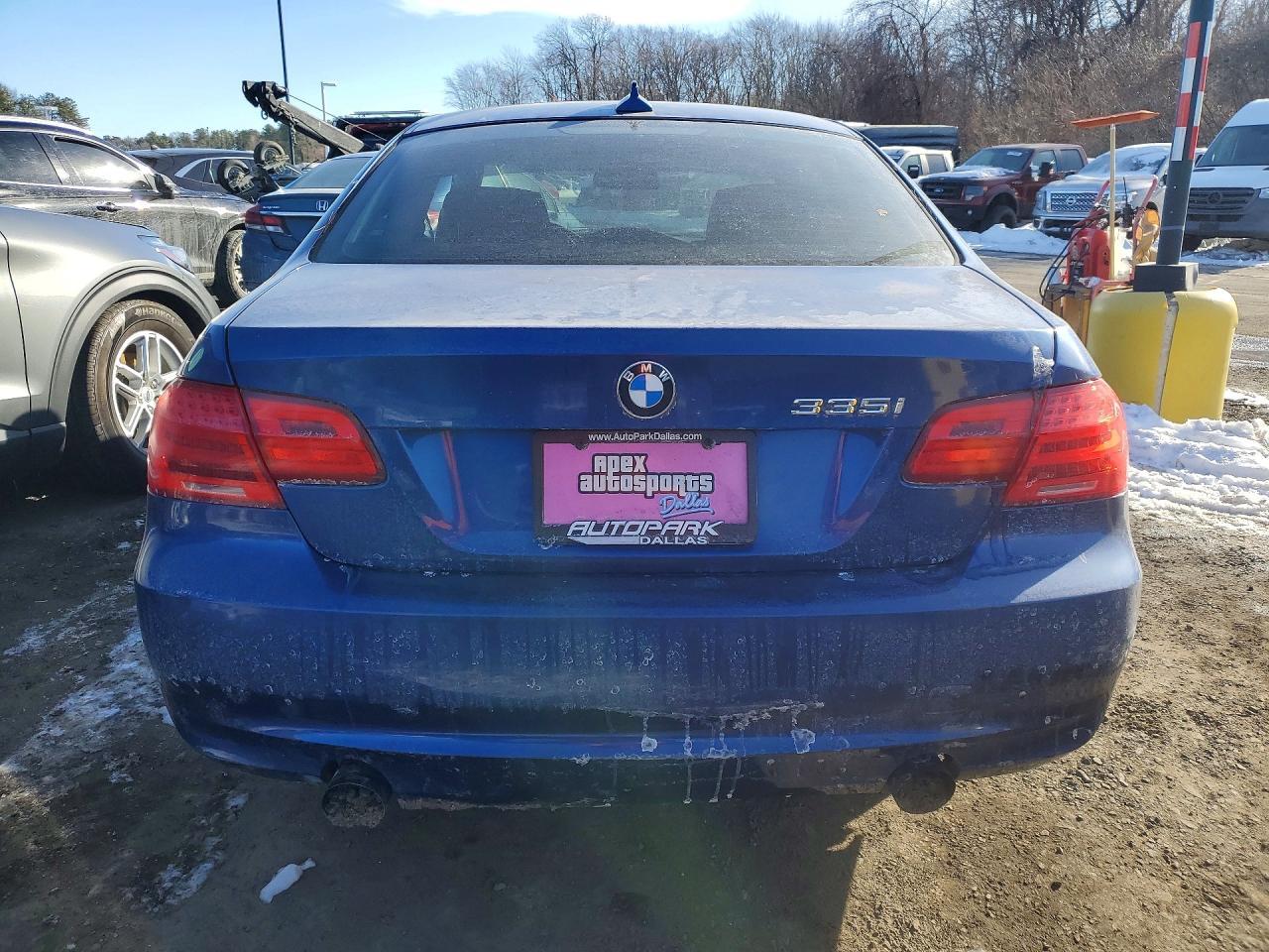 2011 BMW 335 Xi - Image 6
