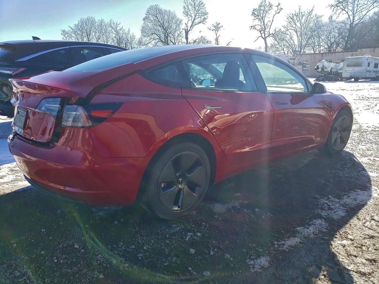 2023 Tesla Model 3 - Фото 3
