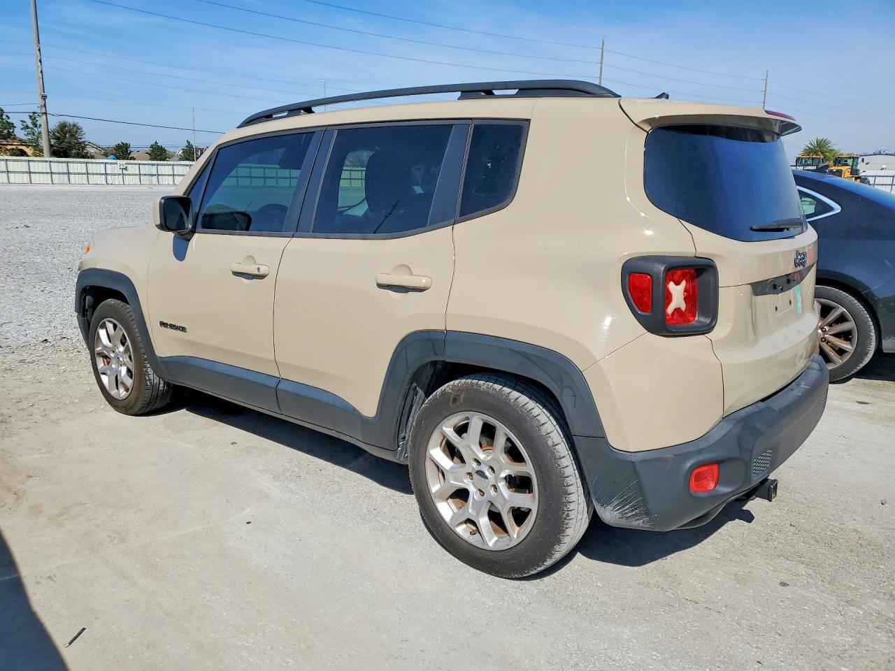 2015 Jeep Renegade Latitude - Фото 2