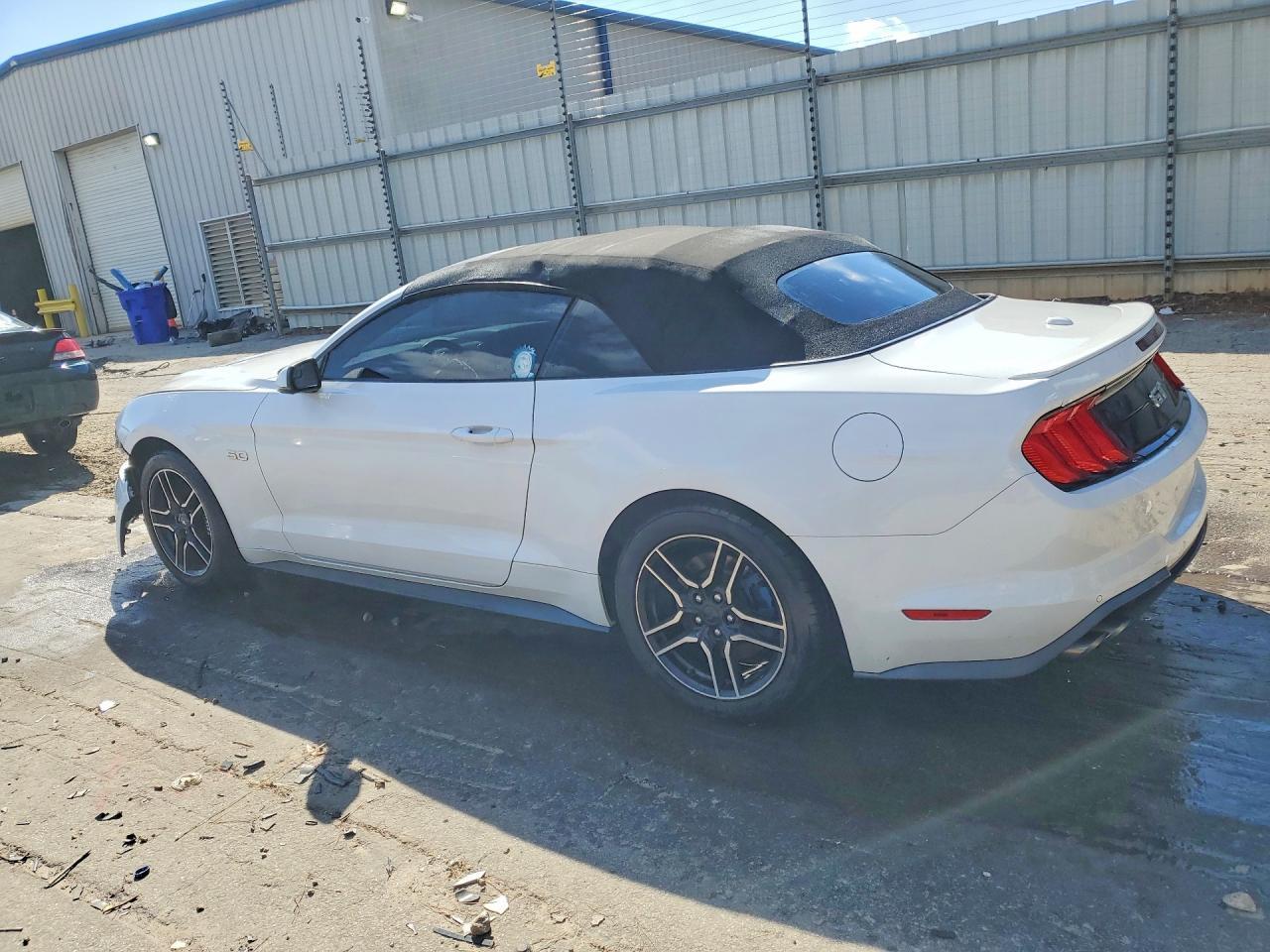 2020 Ford Mustang Gt - Фото 2