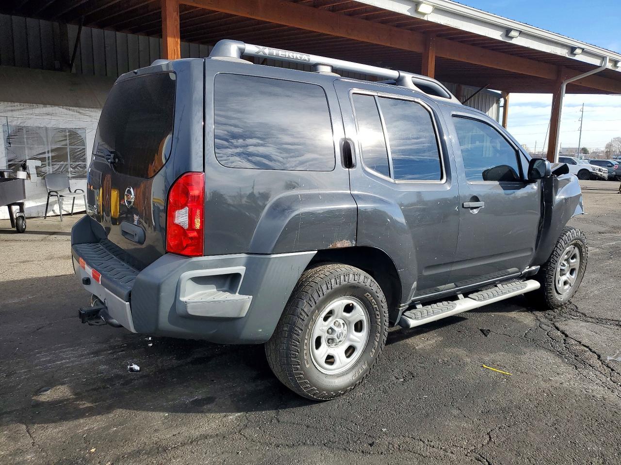 2013 Nissan Xterra X - Image 3