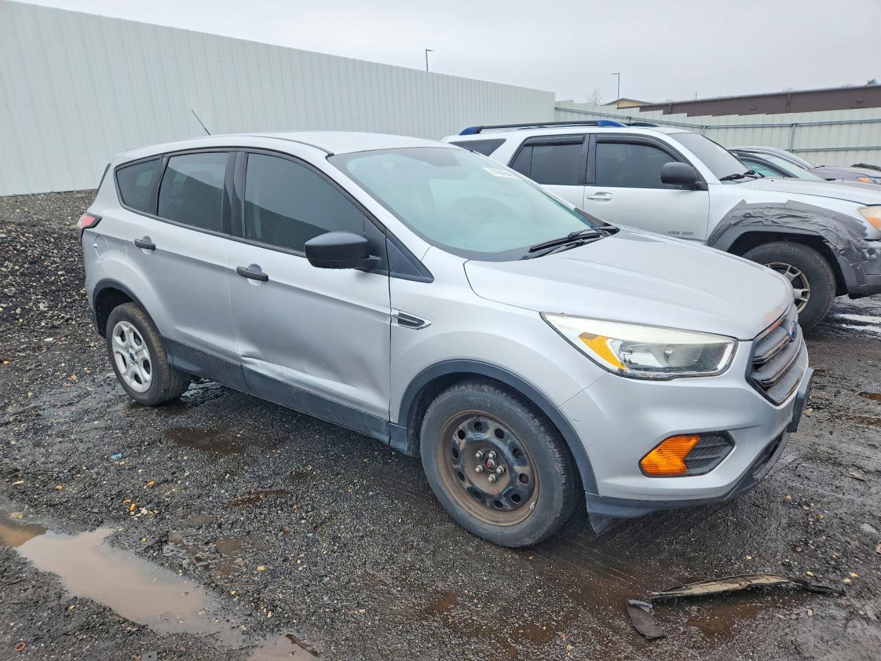 2017 Ford Escape S - Фото 4