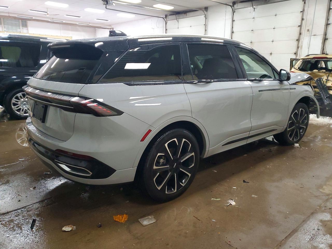 2026 Lincoln Nautilus Reserve - Фото 3