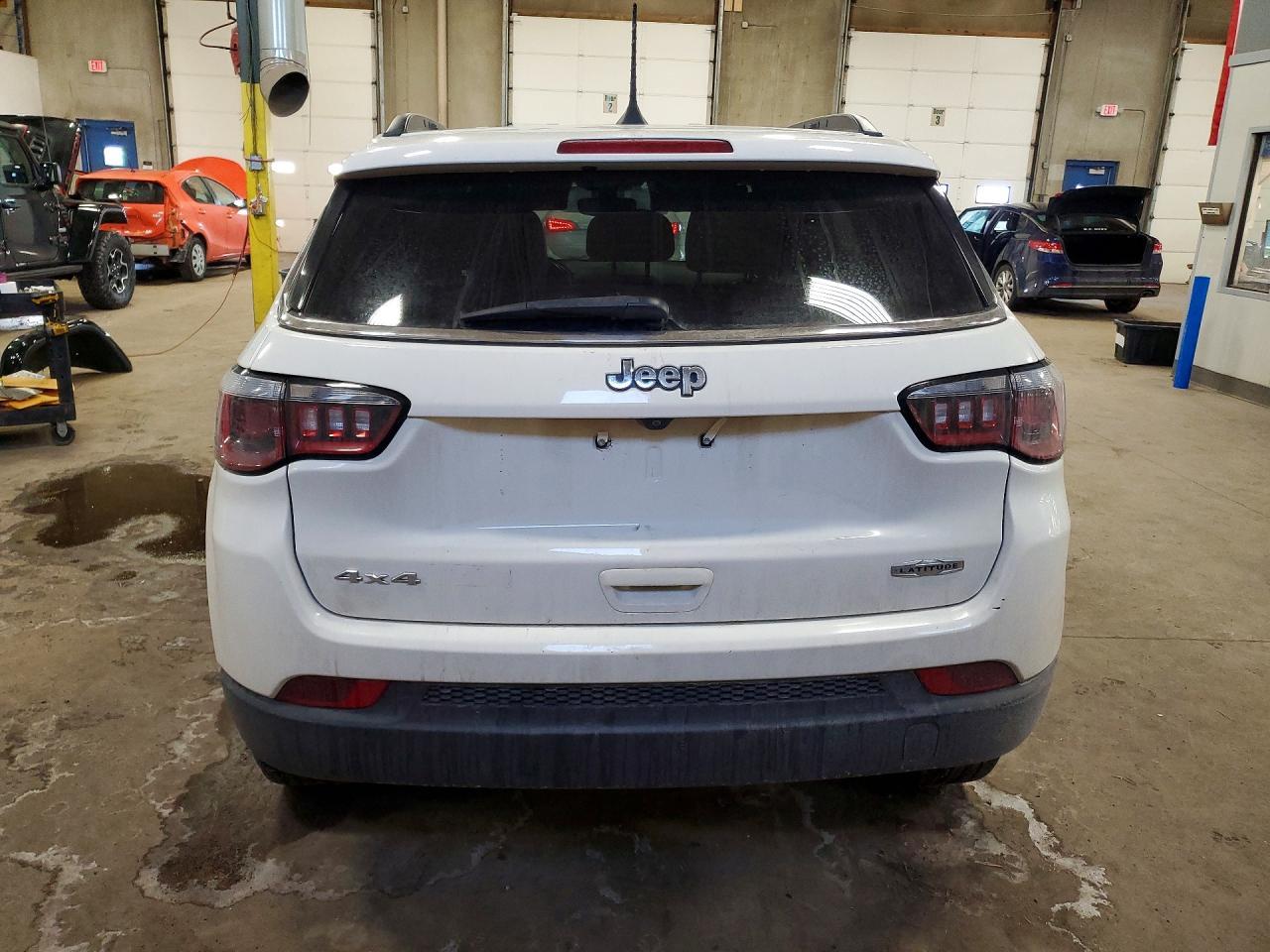 2019 Jeep Compass Latitude - Image 6