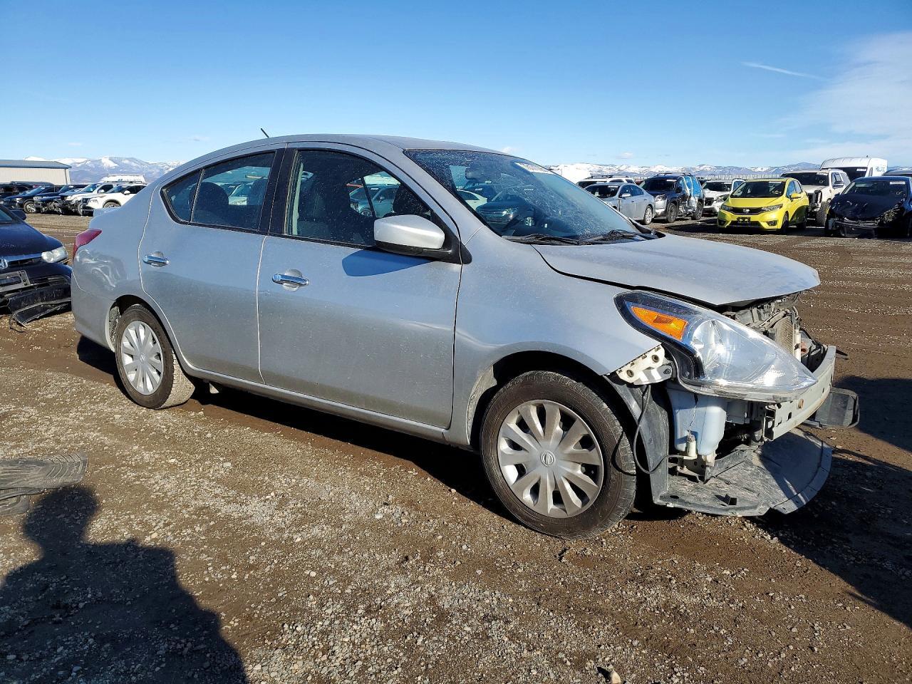 2019 Nissan Versa S - Фото 4