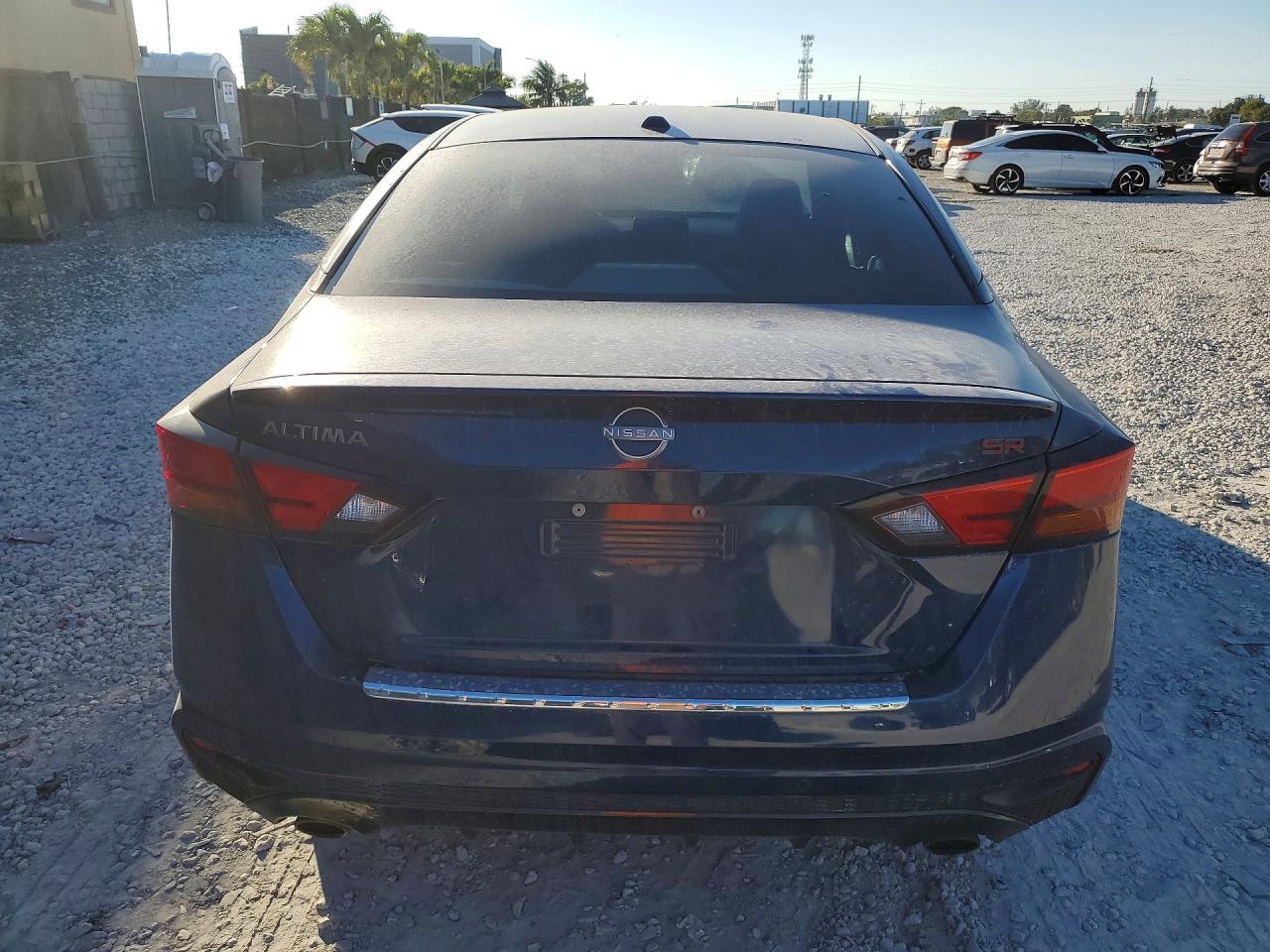 2023 Nissan Altima Sr - Фото 6