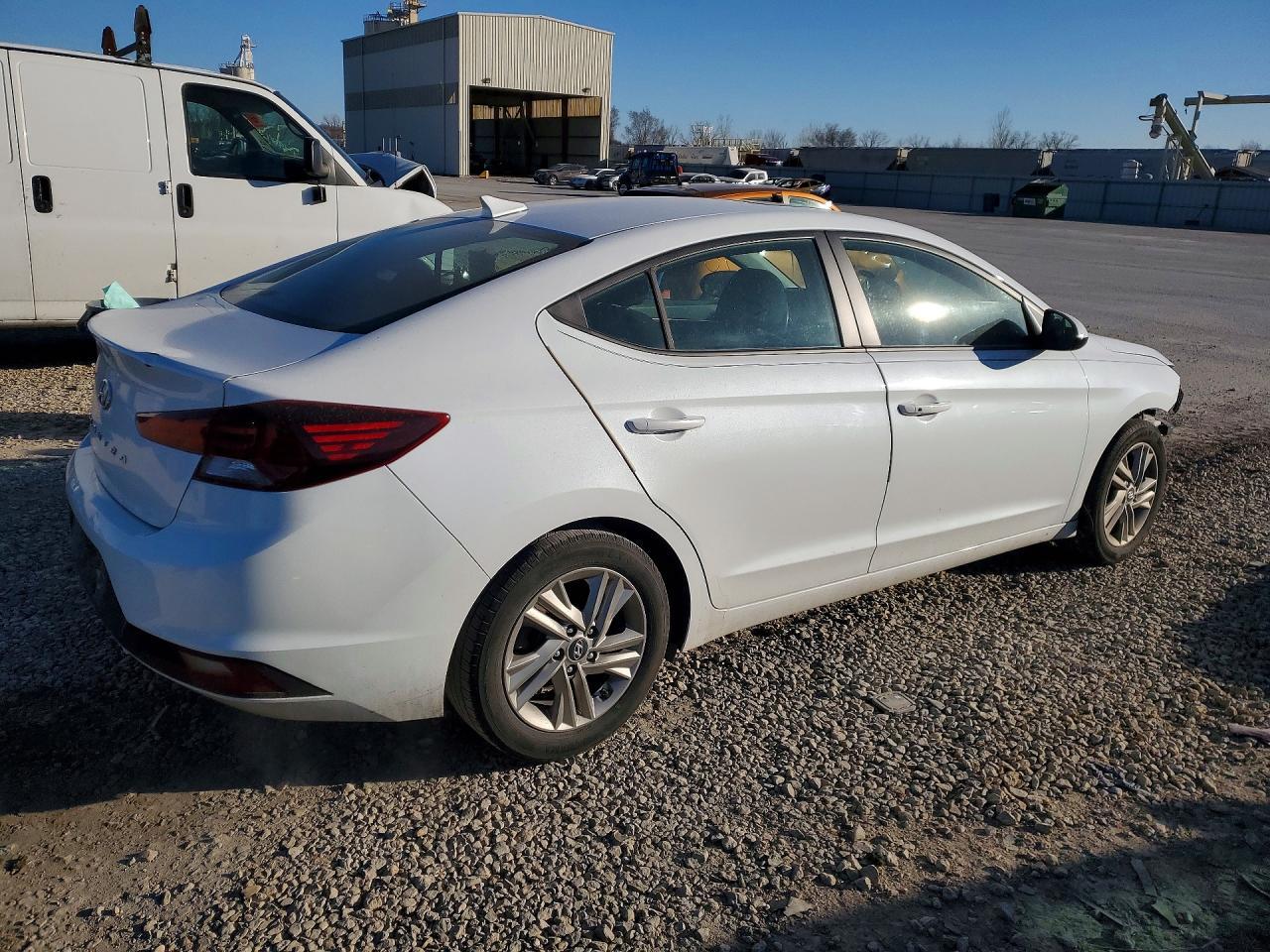 2019 Hyundai Elantra Value Edition - Фото 3
