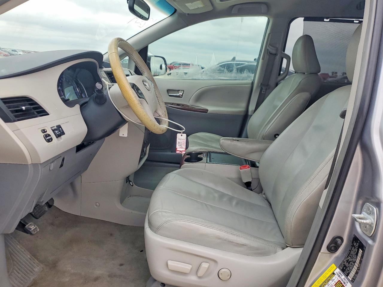 2012 Toyota Sienna Xle - Фото 7