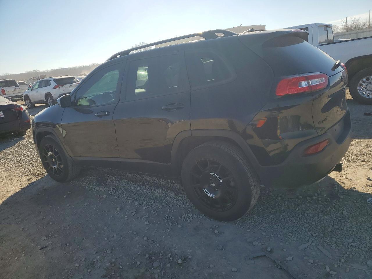 2017 Jeep Cherokee Sport - Фото 2