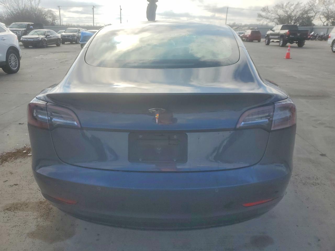 2022 Tesla Model 3 - Image 6