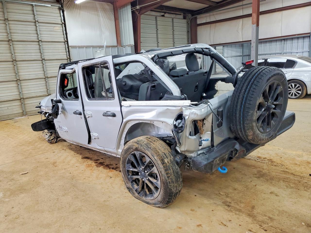 2024 Jeep Wrangler Sahara 4Xe - Image 2