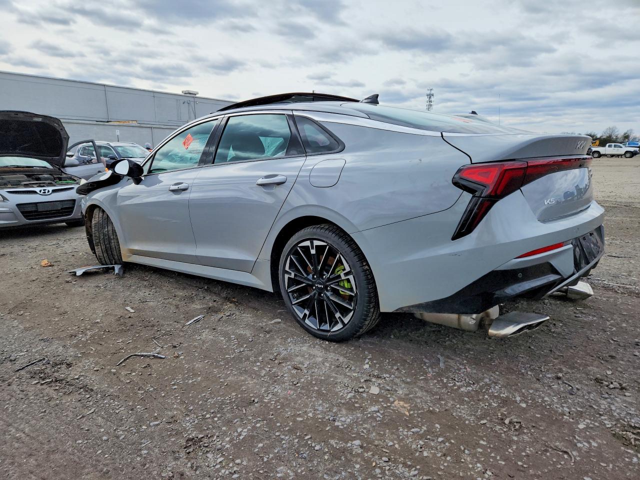 2025 Kia K5 Gt - Фото 2