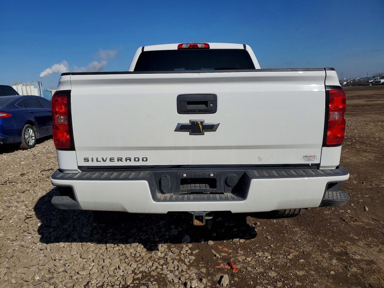 2018 Chevrolet Silverado K1500 Custom - Фото 6