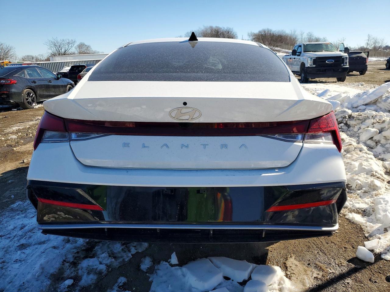 2025 Hyundai Elantra Sel - Фото 6