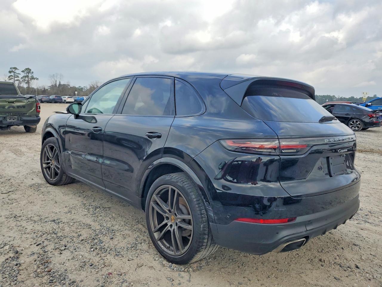 2022 Porsche Cayenne - Image 2