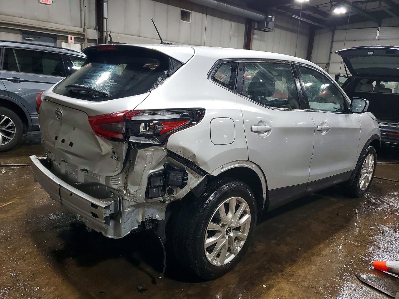 2021 Nissan Rogue Sport S - Фото 3