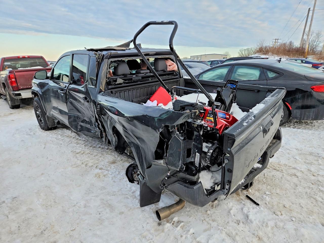 2025 Toyota Tacoma Double Cab - Фото 2
