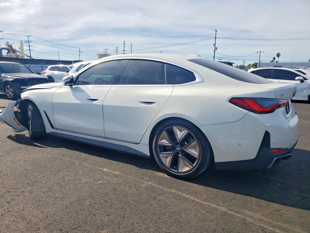 2025 BMW I4 Edrive 40 - Фото 2