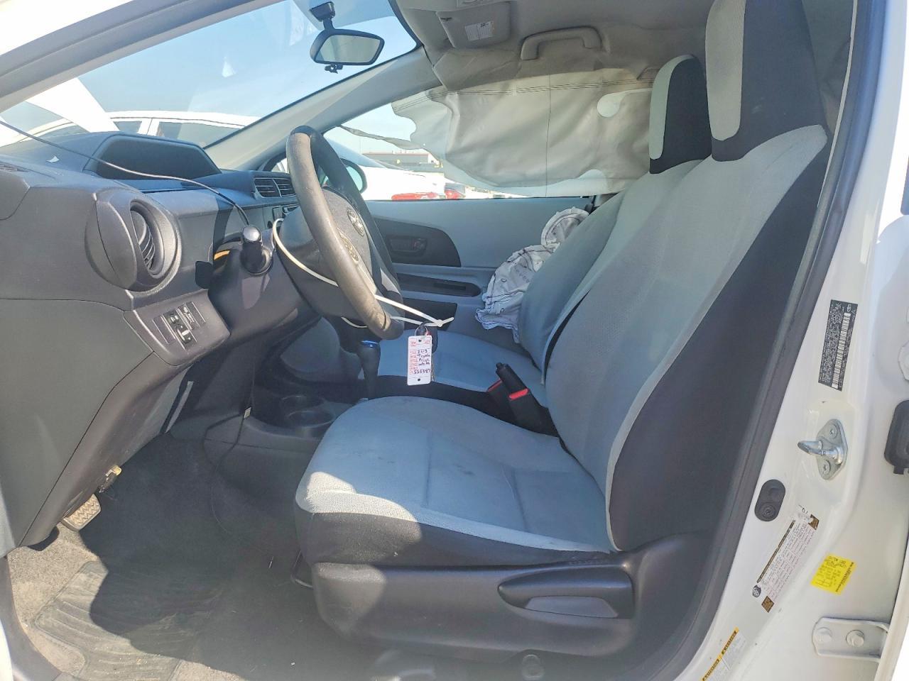 2013 Toyota Prius C - Image 7