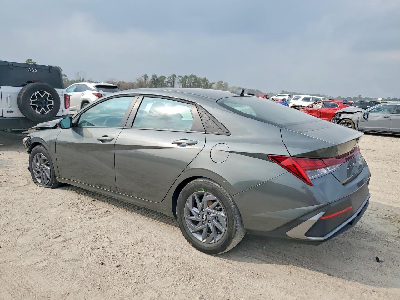 2025 Hyundai Elantra Blue - Фото 2