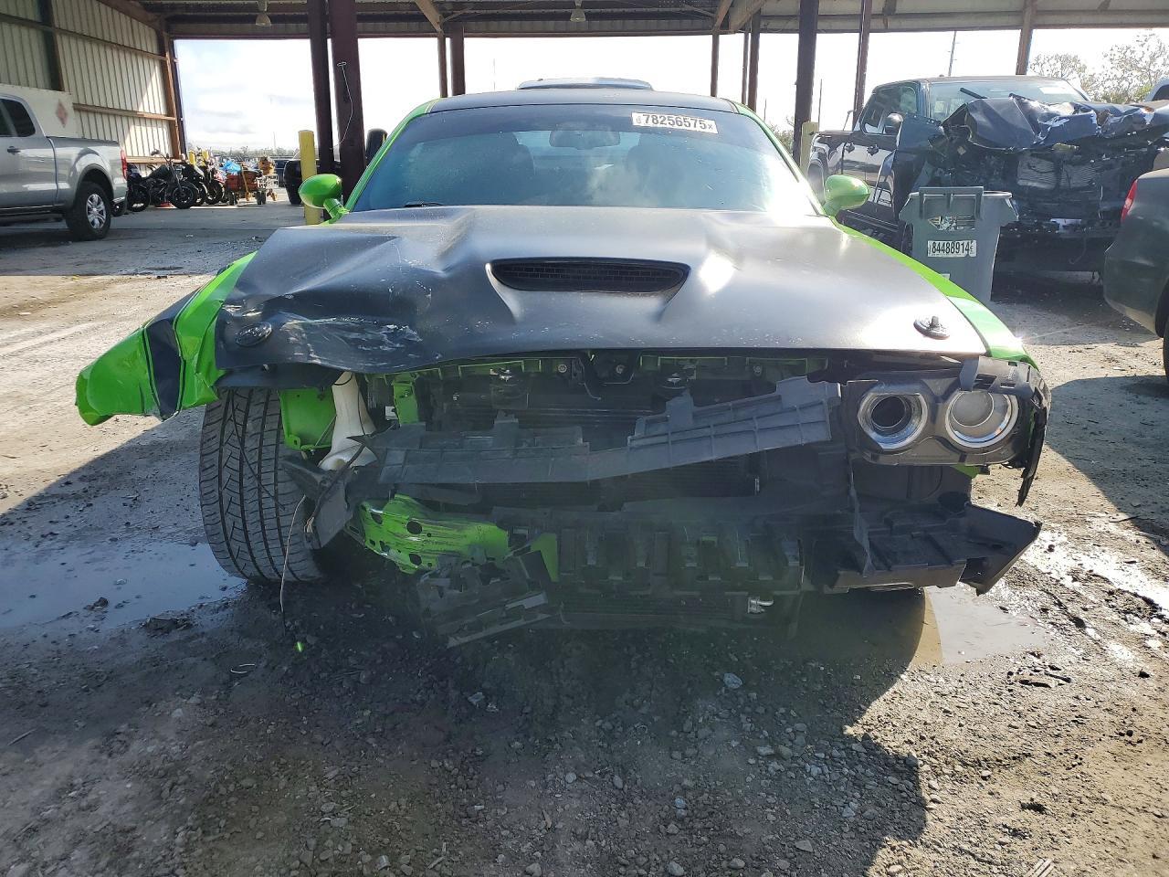 2017 Dodge Challenger R - Image 5