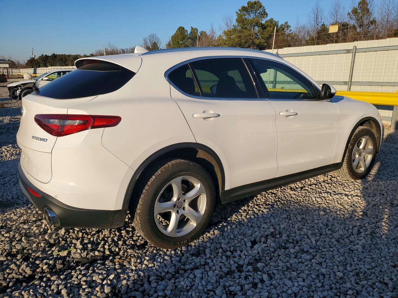 2019 Alfa Romeo Stelvio - Image 3